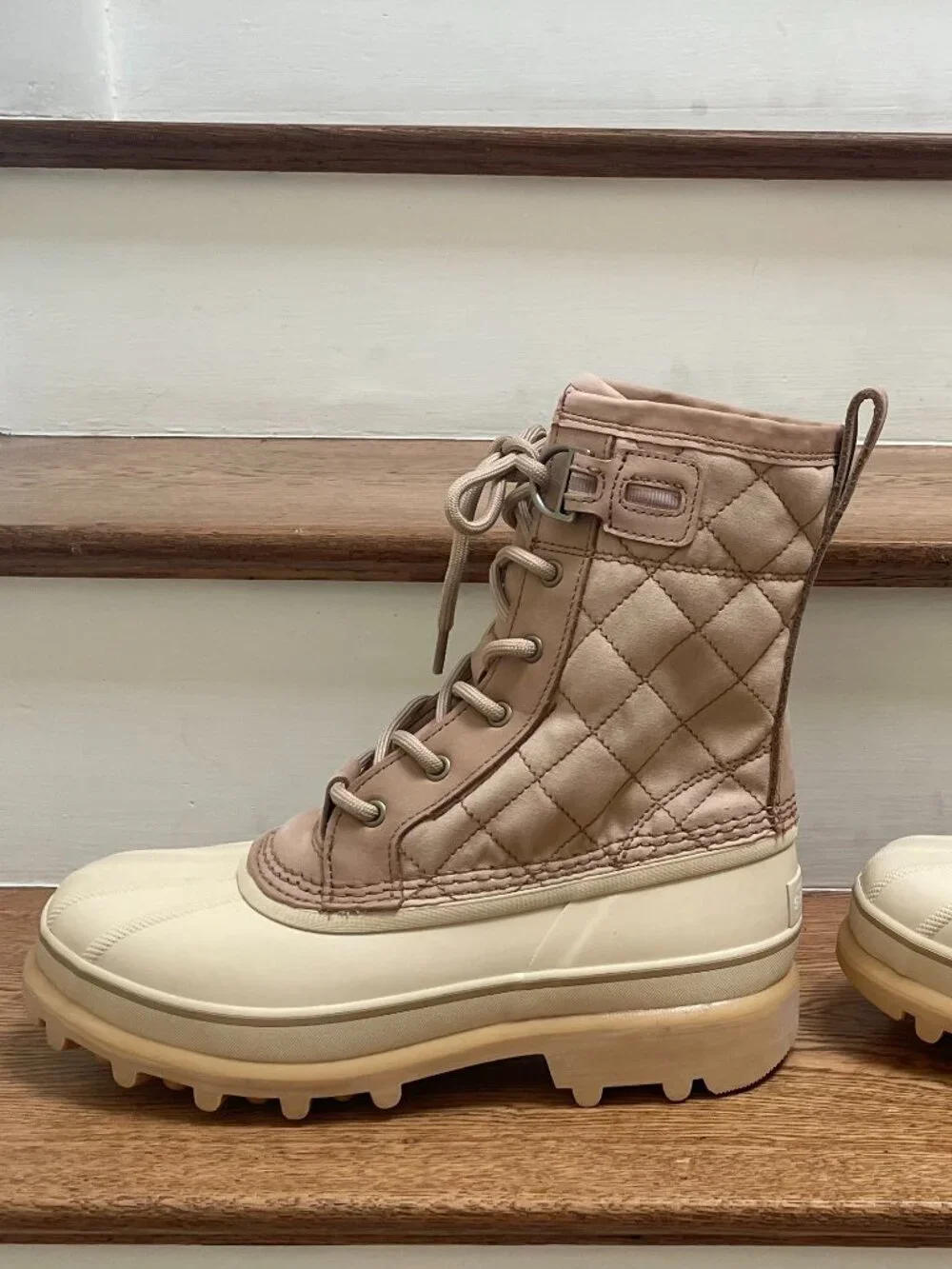 NWT Sorel Caribou Royal Boot in Beige, size 8 (no box)
